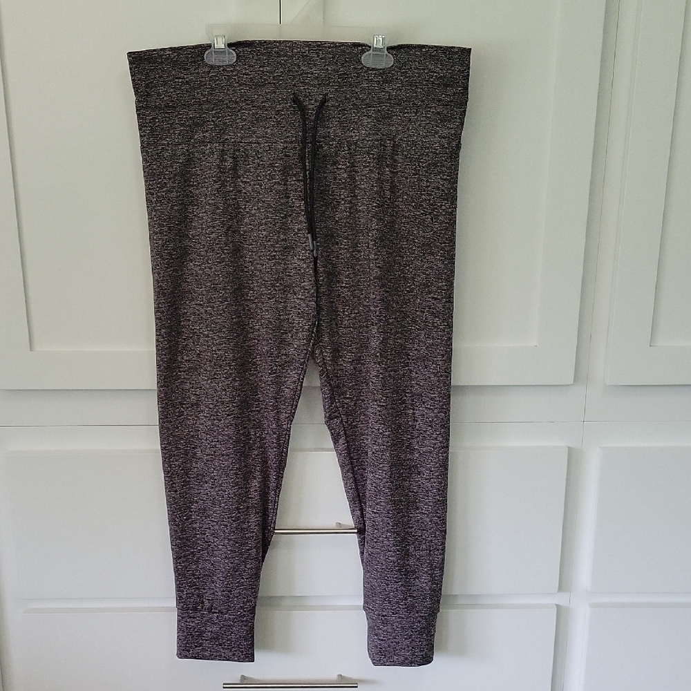 No Boundaries Black and Gray Capris